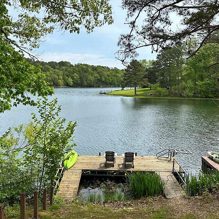Renovated Lakefront Escape With Private Dock And Deck! Bella Vista Esterno foto