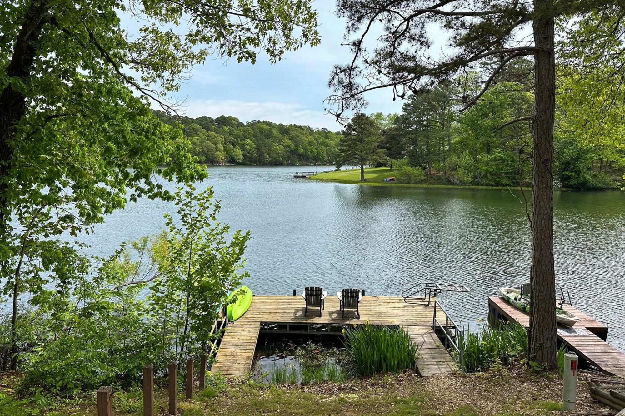 Renovated Lakefront Escape With Private Dock And Deck! Bella Vista Esterno foto